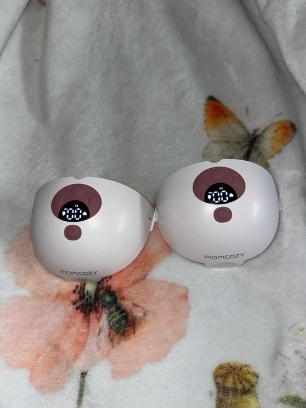 Momcozy M5 White & Pink Wearable Breast Pump Motors comes with 2 charging cables